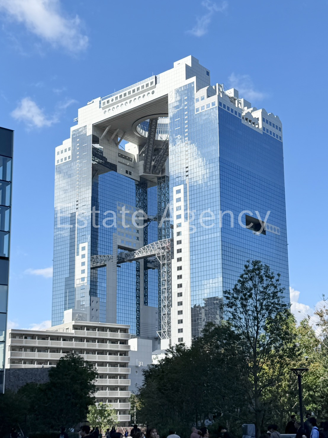 梅田スカイビルタワーウエスト 外観