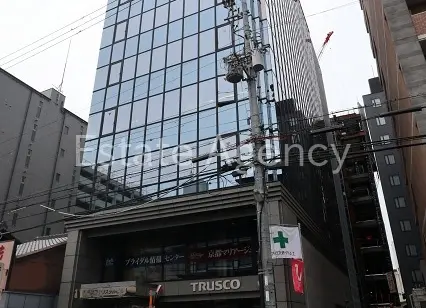 トラスコクリスタル 外観