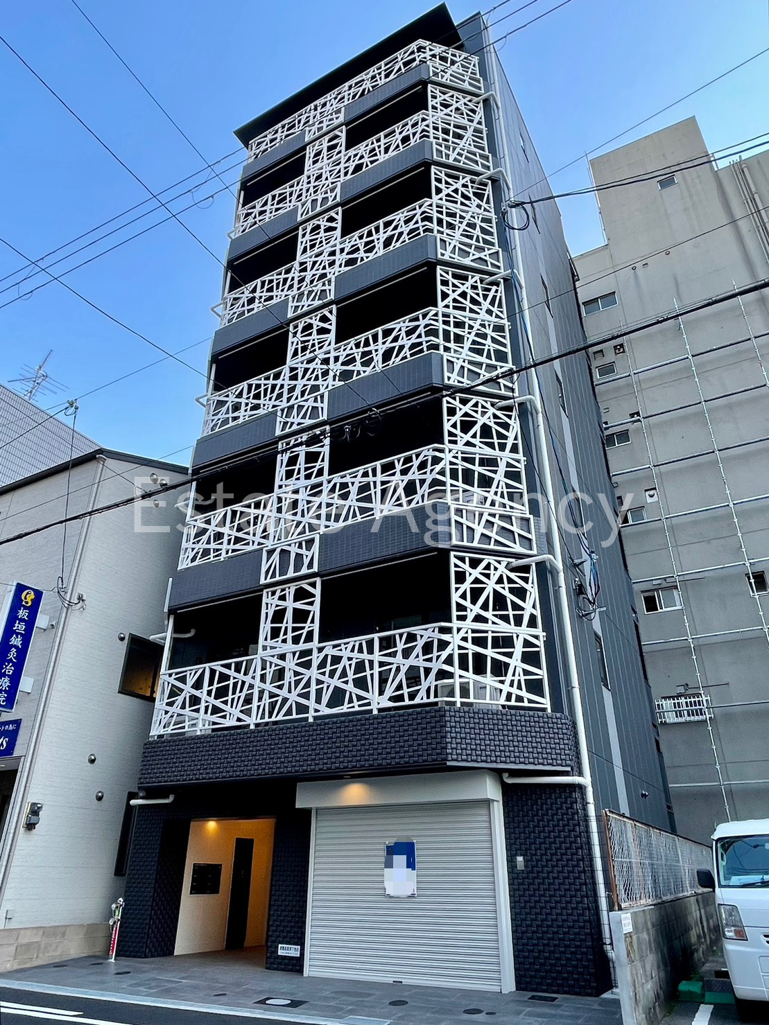 ＣＲＯＳＳ ＣＵＢＥ 外観