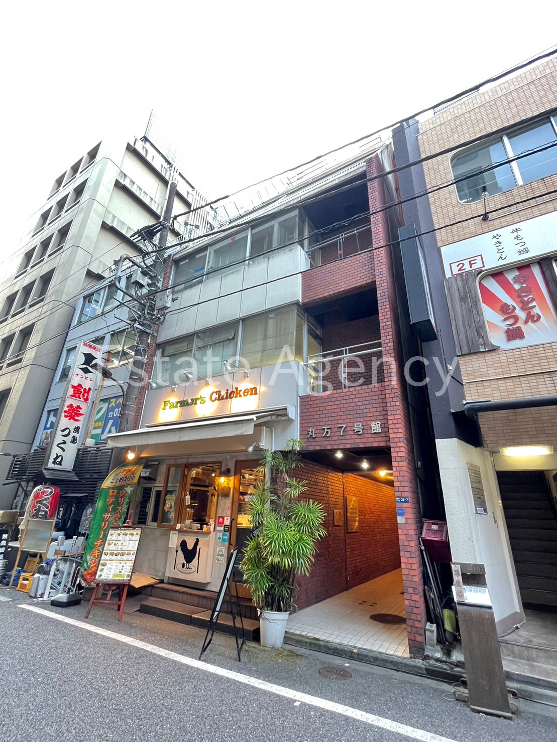 丸万７号館 外観