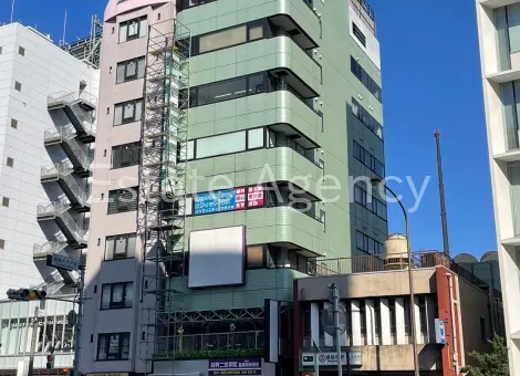 財界二世学院 外観