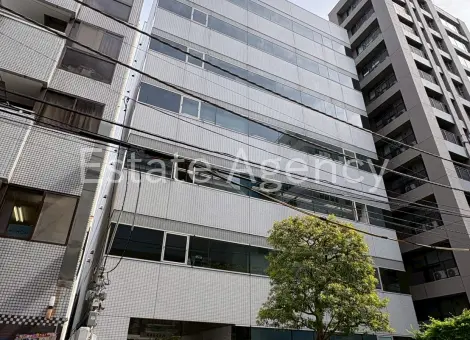 馬事畜産会館 外観