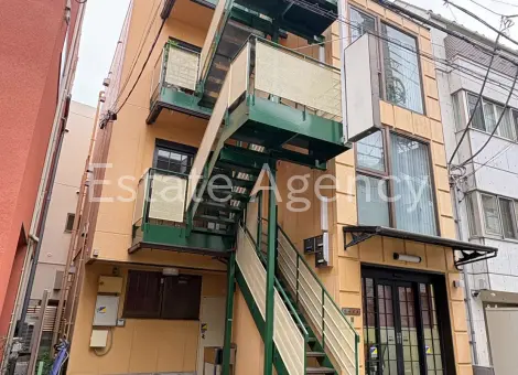 小山 外観