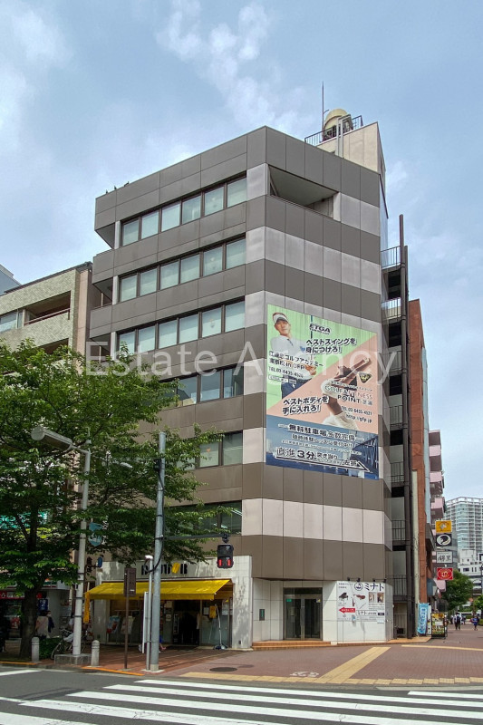 根本 外観