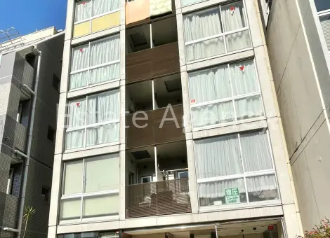 クインズ 外観