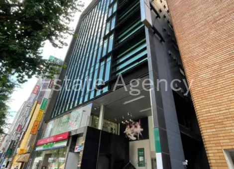 ラウンドクロス新宿 外観